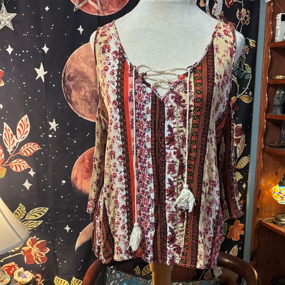 Cato Red and Cream Floral Lace-Up Bell-Sleeves Blouse fairy flow - Picture 4 of 8